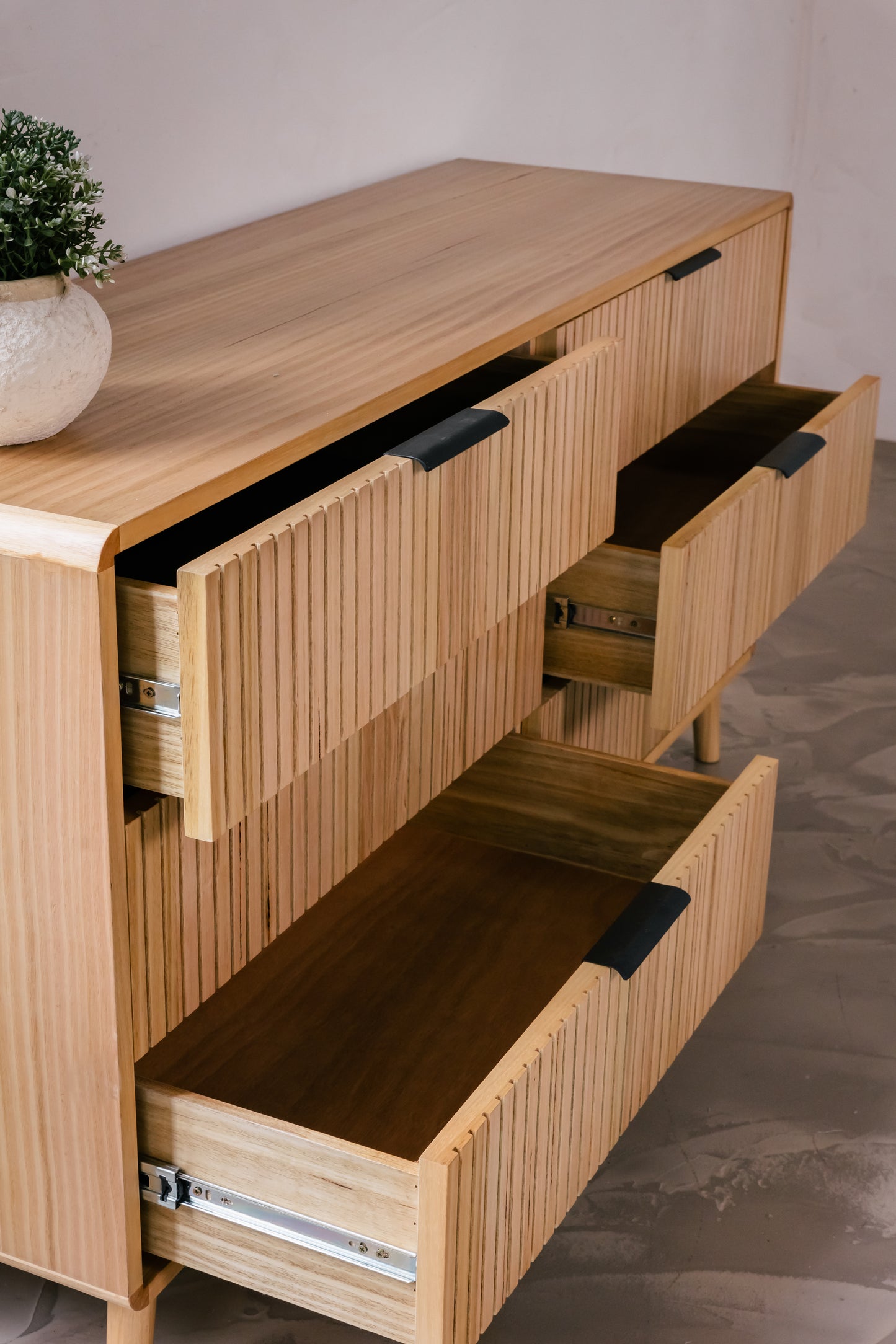 Eriksen Natural Dresser