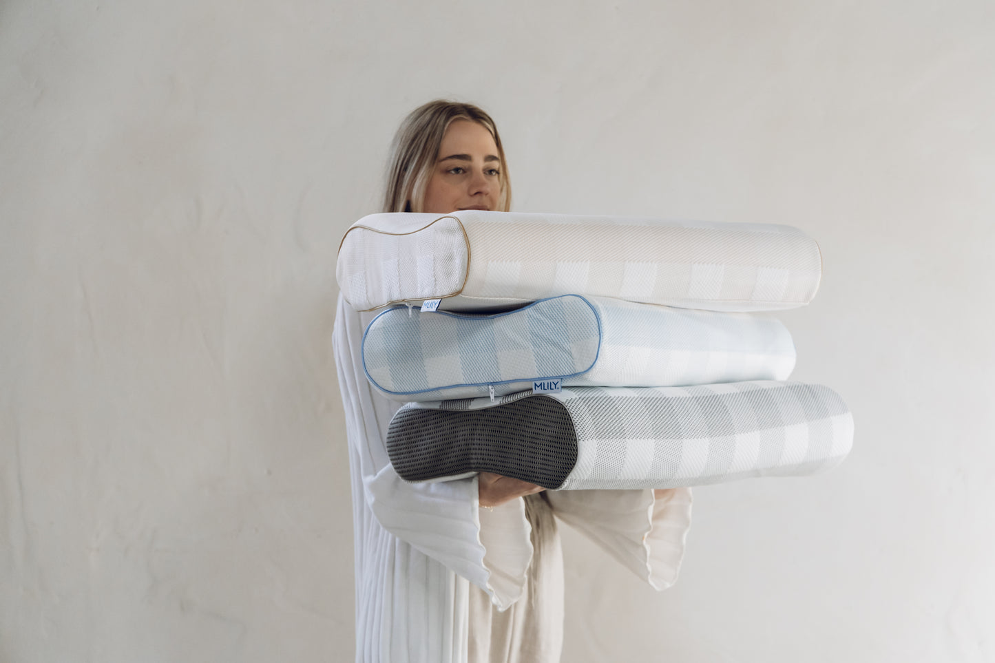 Sanctuary Bamboo Charcoal Pillow Contour