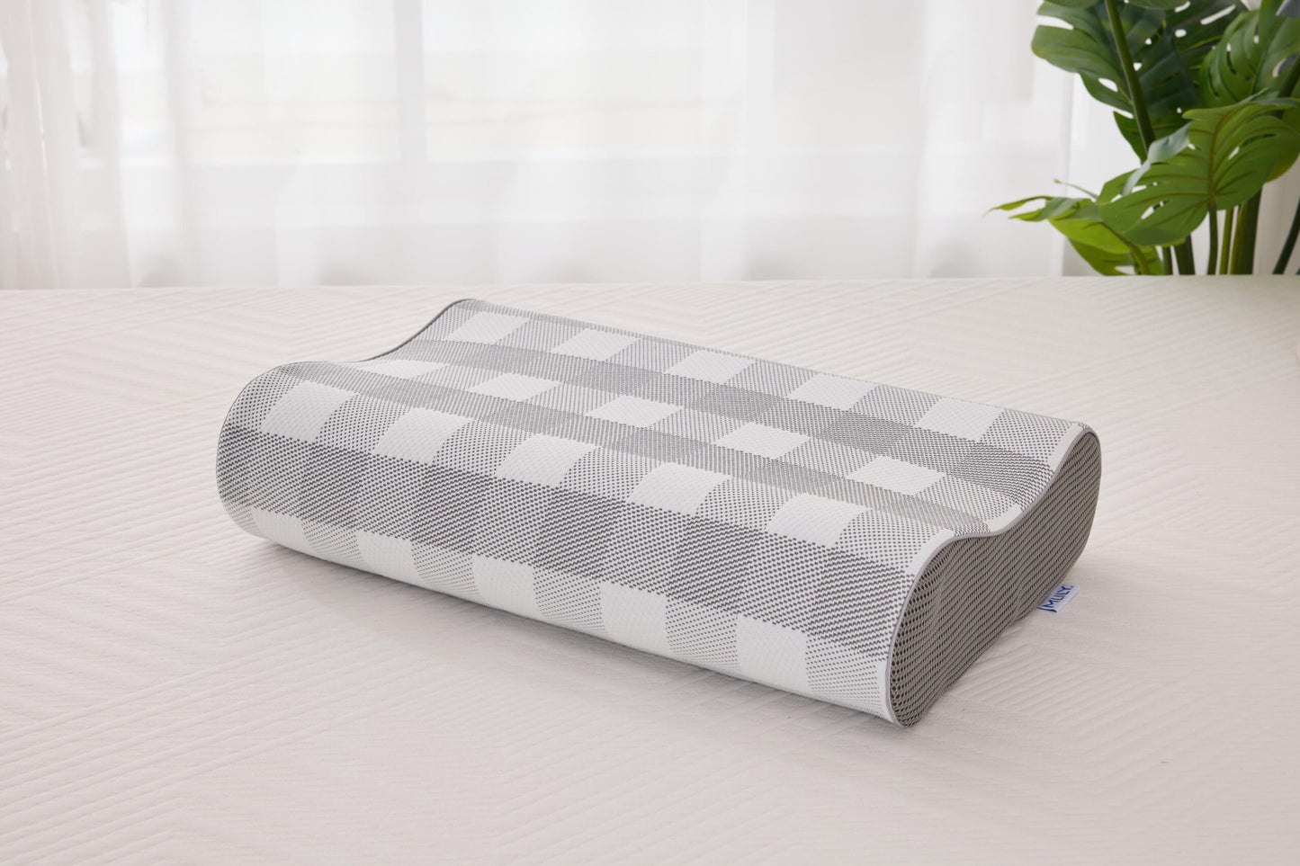 Sanctuary Bamboo Charcoal Pillow Contour
