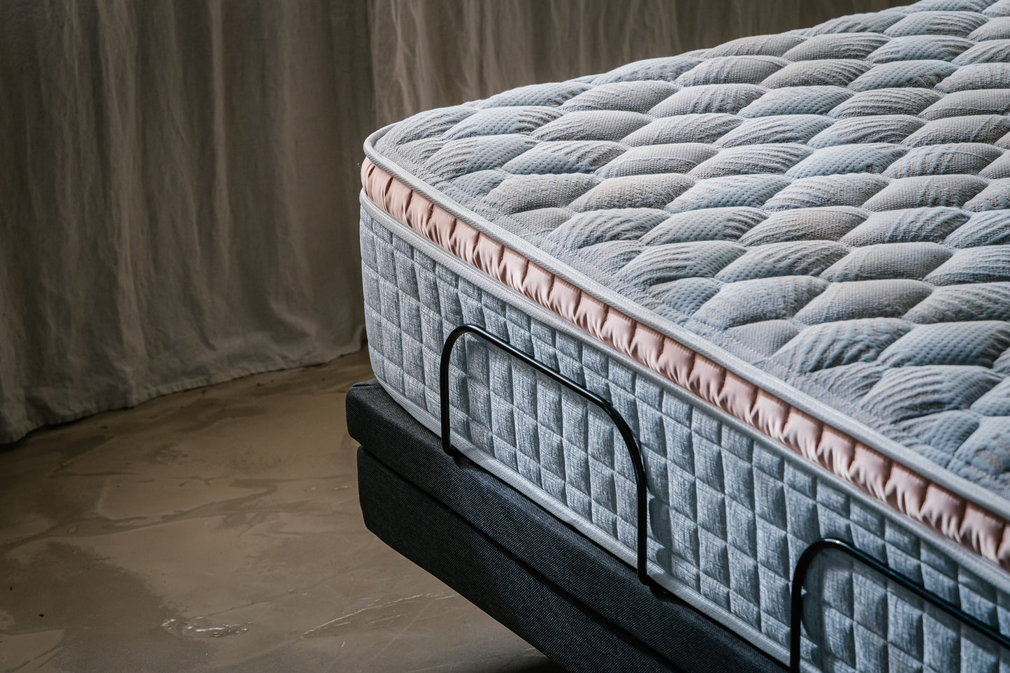 Artemis Mattress & iPerform 2000 Adjustable Base - Queen Bundle Deal